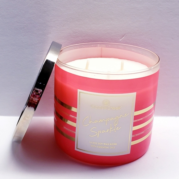 Goose Creek CHAMPAGNE SPARKLE Large 3-Wick Candle, 14.5 oz - Picture 2 of 5